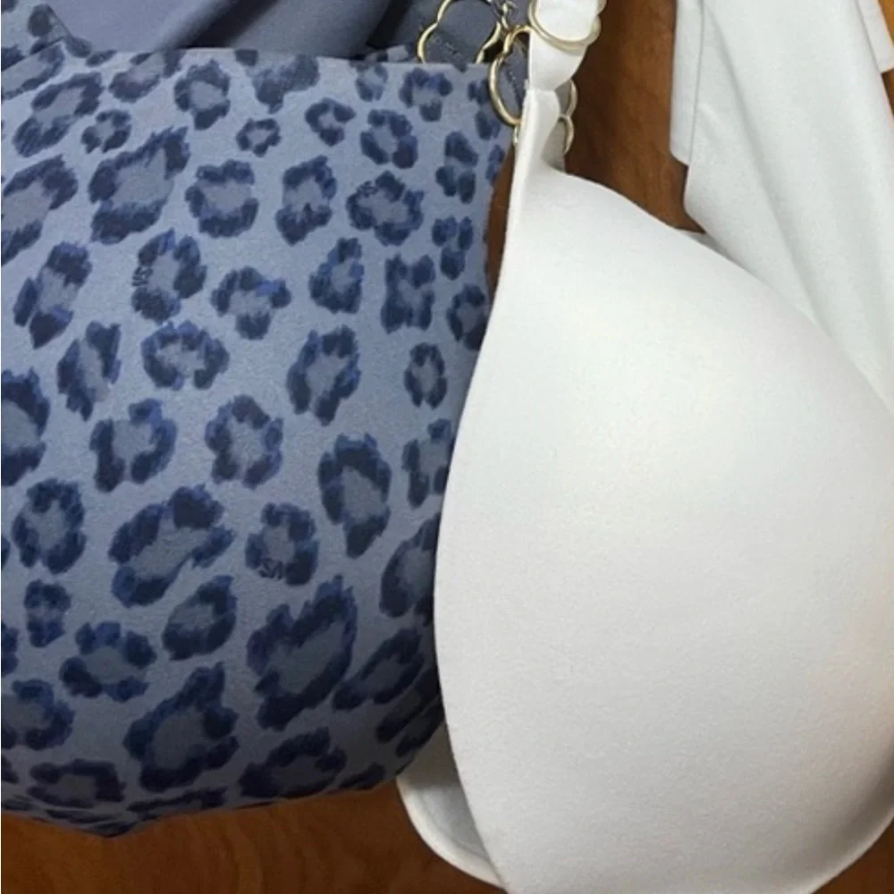 Victoria’s Secret incredible bras - Picture 2 of 2